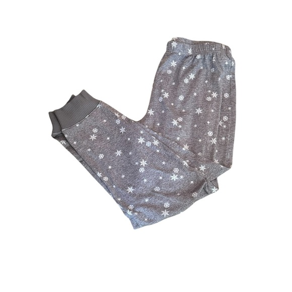Cozy Grey pajama bottoms with Snowflake Design - Picture 1 of 4